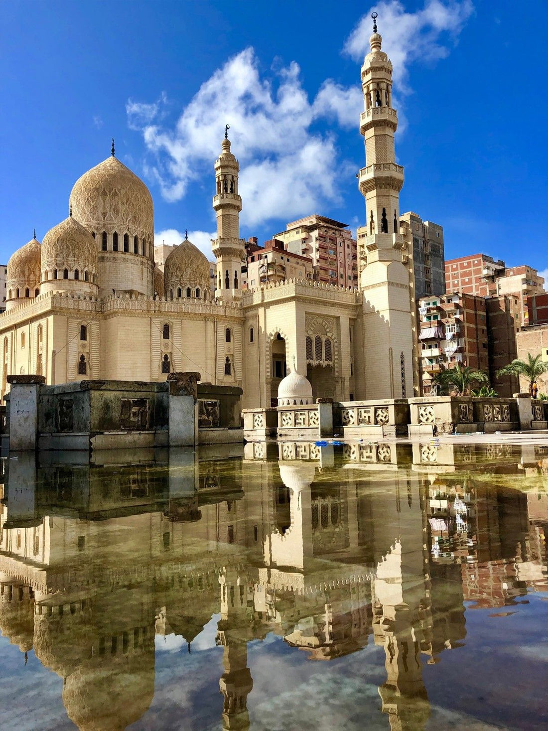 Imam al-Būṣīrī: The Poet Who Wrapped the Prophet's Love in Verse