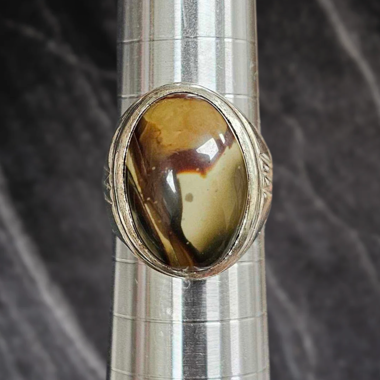 White Bison Aqeeq Khatam Ring